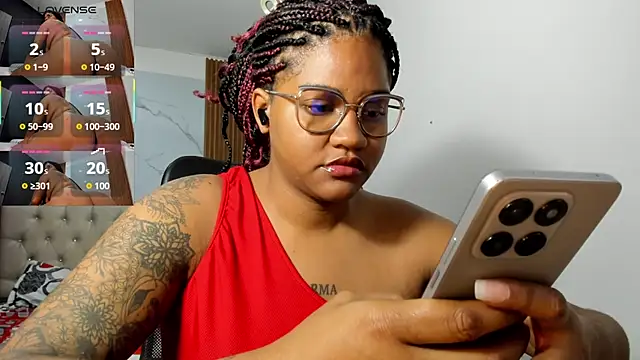 Snapshot of ZahraRose chatting on July 17, 11:39 am ZahraRose online show from July 17, 11:39 am