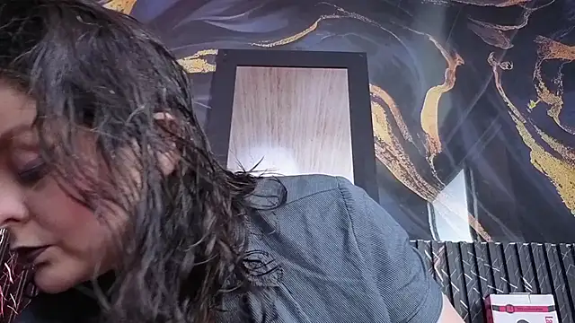 AmandaKovich online show from November 7, 7:14 pm