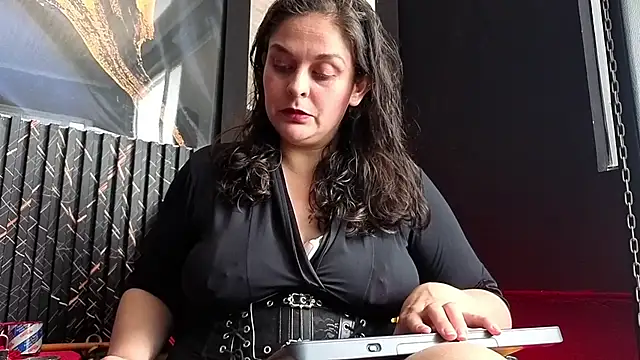 AmandaKovich online show from March 20, 7:30 pm