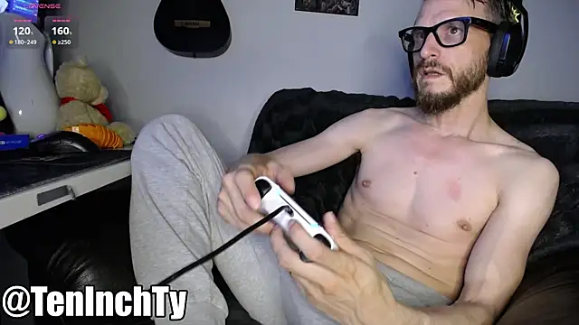 Snapshot of teninchty chatting on July 16, 4:18 am teninchty online show from July 16, 4:18 am