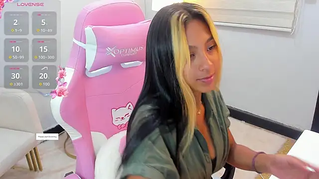 JasmineRoss 1 online show from April 10, 3:50 pm