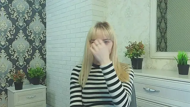 Snapshot of DaisyBelding chatting on February 16, 4:53 pm DaisyBelding online show from February 16, 4:53 pm