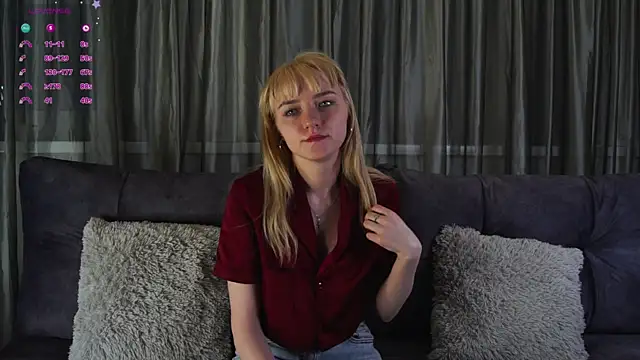 Snapshot of DaisyBelding chatting on March 22, 2:36 pm DaisyBelding online show from March 22, 2:36 pm