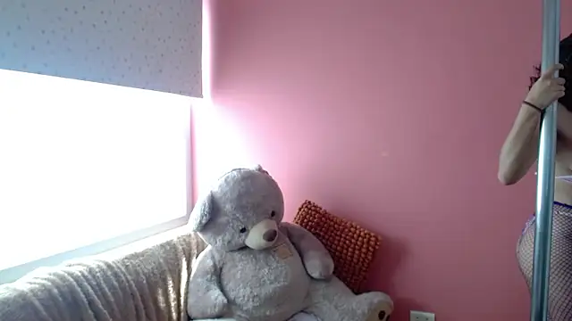 Snapshot of morahaze chatting on December 17, 2:55 pm morahaze online show from December 17, 2:55 pm