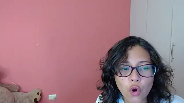 Snapshot of morahaze chatting on January 24, 1:24 am morahaze online show from January 24, 1:24 am