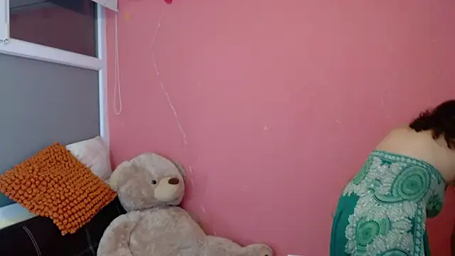 Snapshot of morahaze chatting on February 19, 1:08 am morahaze online show from February 19, 1:08 am