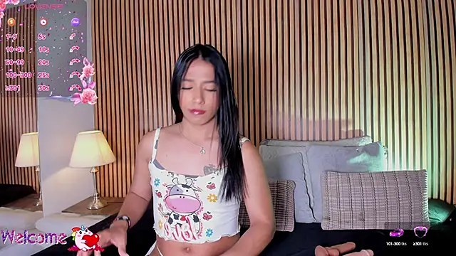 Snapshot of MichelleOwens chatting on February 19, 8:20 pm MichelleOwens online show from February 19, 8:20 pm