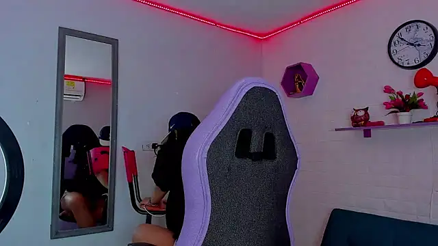 melany rouse18 online show from October 1, 4:13 pm