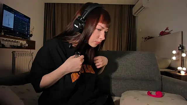 Sindy Juxx online show from April 2, 9:12 pm