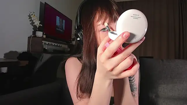 Sindy Juxx online show from April 9, 10:15 pm