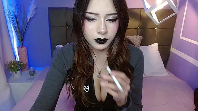 fyreandfox  online show from January 31, 7:45 pm