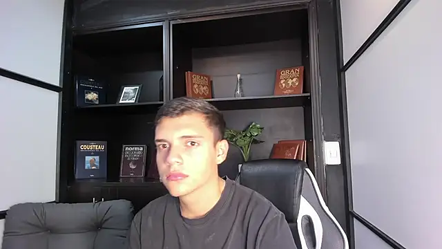 JacobRoberts1 online show from September 10, 2:50 pm