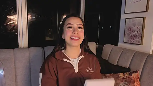 Snapshot of Ivanna_West chatting on November 7, 10:15 am Ivanna West online show from November 7, 10:15 am