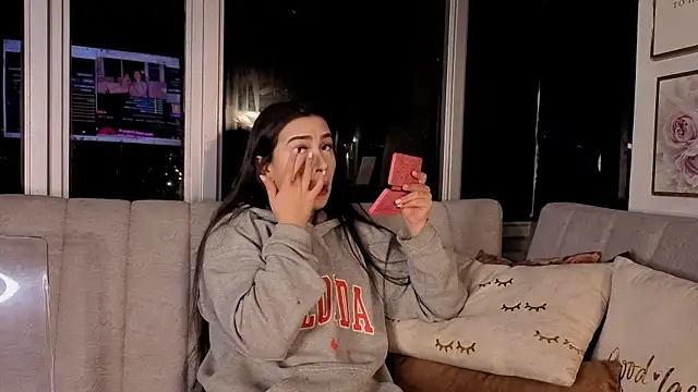 Snapshot of Ivanna_West chatting on December 4, 10:02 am Ivanna West online show from December 4, 10:02 am