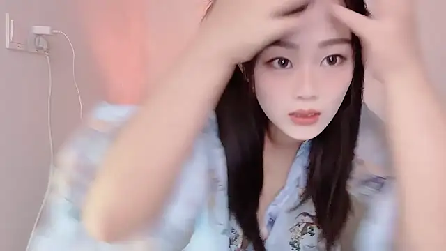 Snapshot of yueyue2003 chatting on February 27, 2:43 pm yueyue2003 online show from February 27, 2:43 pm