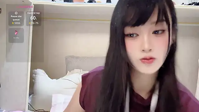 yueyue2003 online show from June 1, 12:40 pm