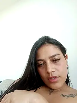 Snapshot of Emily_sharlot chatting on February 19, 10:42 pm Emily sharlot online show from February 19, 10:42 pm