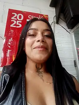 Snapshot of Emily_sharlot chatting on February 22, 9:26 pm Emily sharlot online show from February 22, 9:26 pm