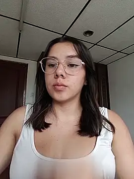 Snapshot of EmmaSulivan chatting on April 28, 8:14 pm EmmaSulivan online show from April 28, 8:14 pm