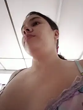 Snapshot of EmmaSulivan chatting on June 6, 10:42 am EmmaSulivan online show from June 6, 10:42 am