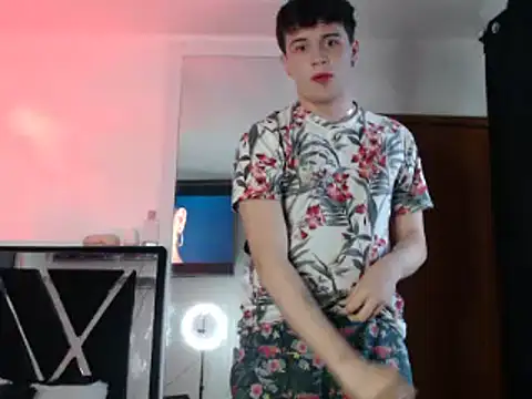 Snapshot of Smith_boy_25 chatting on March 4, 10:05 pm Smith boy 25 online show from March 4, 10:05 pm