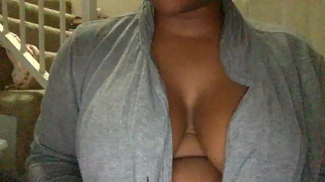 Snapshot of icedcoffeex chatting on December 16, 9:53 pm icedcoffeex online show from December 16, 9:53 pm