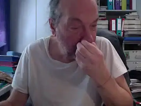 Snapshot of HMStraps01 chatting on March 18, 12:58 pm HMStraps01 online show from March 18, 12:58 pm