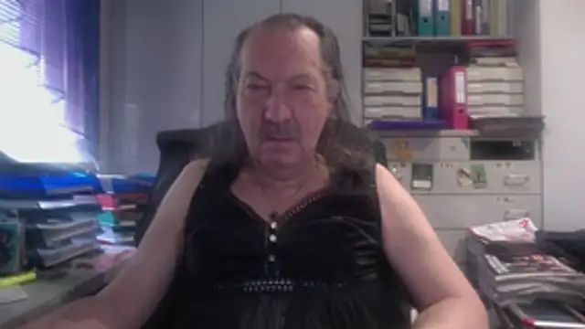 HMStraps01 online show from February 25, 7:07 am