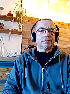 Snapshot of Xavspank2 chatting on January 7, 10:29 am Xavspank2 online show from January 7, 10:29 am