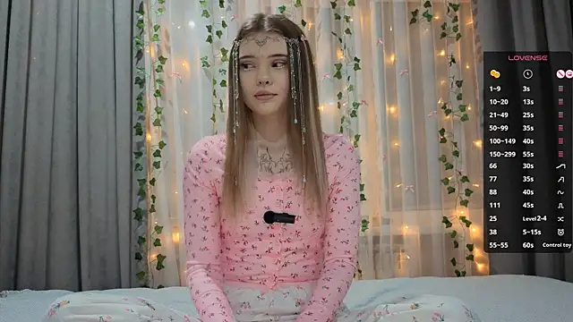 CarolinePepper online show from January 9, 1:47 pm