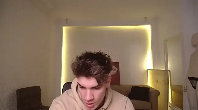 MaxKaiden online show from March 6, 5:14 am