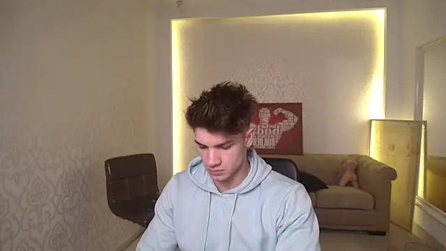 MaxKaiden online show from March 7, 5:18 am