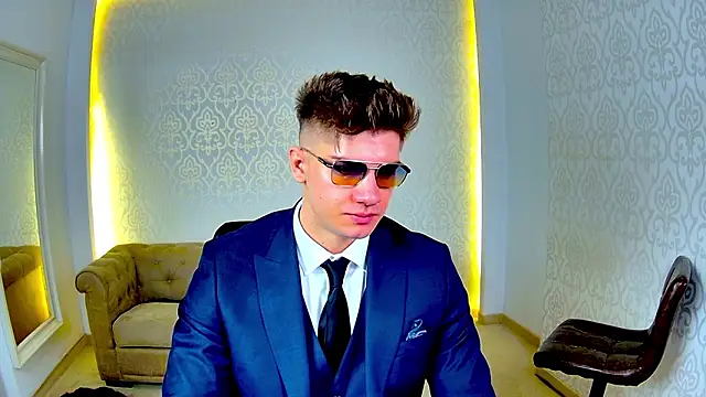 MaxKaiden online show from February 14, 6:21 am