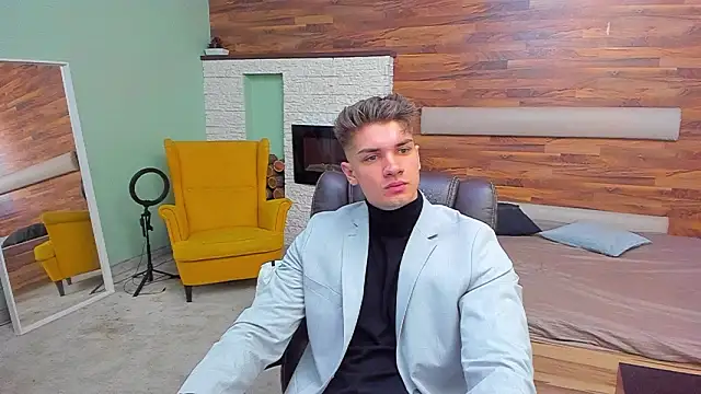 MaxKaiden online show from March 7, 5:37 am