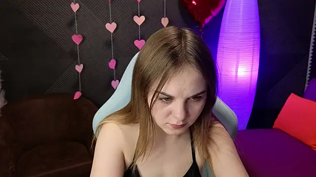 Snapshot of Dyna_bae chatting on February 20, 1:03 am Dyna bae online show from February 20, 1:03 am