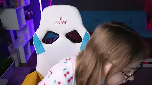 Snapshot of Dyna_bae chatting on March 2, 4:28 am Dyna bae online show from March 2, 4:28 am