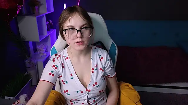 Snapshot of Dyna_bae chatting on March 2, 8:05 am Dyna bae online show from March 2, 8:05 am