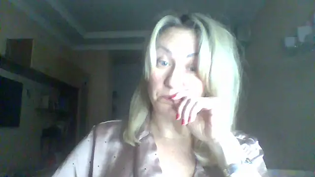 Snapshot of Mary888x chatting on March 2, 9:01 pm Mary888x online show from March 2, 9:01 pm