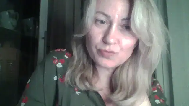 Snapshot of Mary888x chatting on March 5, 7:49 pm Mary888x online show from March 5, 7:49 pm