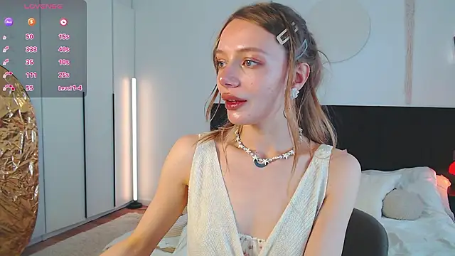 LunaticaBae online show from March 23, 2:37 am