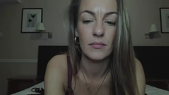 Snapshot of Edenfox- chatting on March 17, 4:33 pm Edenfox- online show from March 17, 4:33 pm