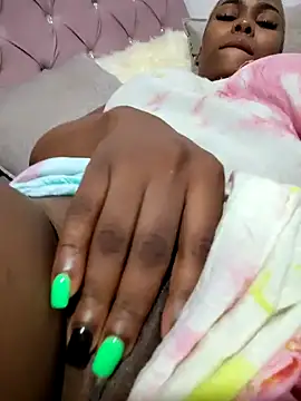 DashaSousaa online show from April 18, 4:05 am