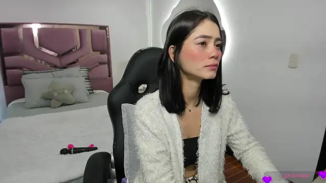 MollyCraft online show from March 7, 11:29 am