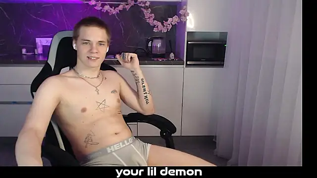 Snapshot of yourlildemon chatting on March 5, 6:04 pm yourlildemon online show from March 5, 6:04 pm