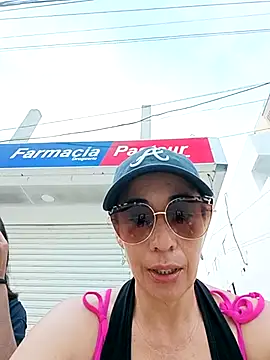 Snapshot of Coeur_de_luxure chatting on March 5, 11:38 am Coeur de luxure online show from March 5, 11:38 am