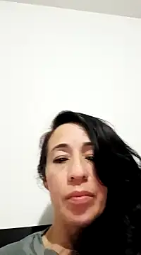 Snapshot of Coeur_de_luxure chatting on March 15, 10:33 pm Coeur de luxure online show from March 15, 10:33 pm