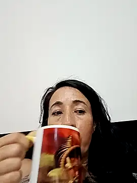 Snapshot of Coeur_de_luxure chatting on March 16, 1:27 pm Coeur de luxure online show from March 16, 1:27 pm