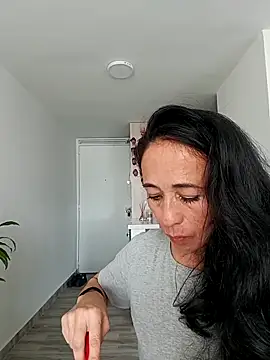 Snapshot of Coeur_de_luxure chatting on September 18, 6:21 pm Coeur de luxure online show from September 18, 6:21 pm