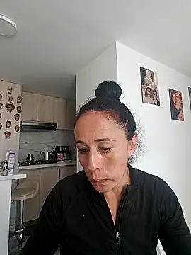 Snapshot of Coeur_de_luxure chatting on September 25, 7:28 pm Coeur de luxure online show from September 25, 7:28 pm