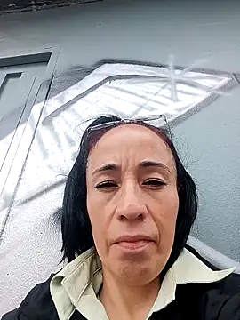 Snapshot of Coeur_de_luxure chatting on October 3, 4:37 pm Coeur de luxure online show from October 3, 4:37 pm